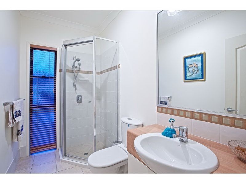 11 Baylink Drive, Redland Bay QLD 4165