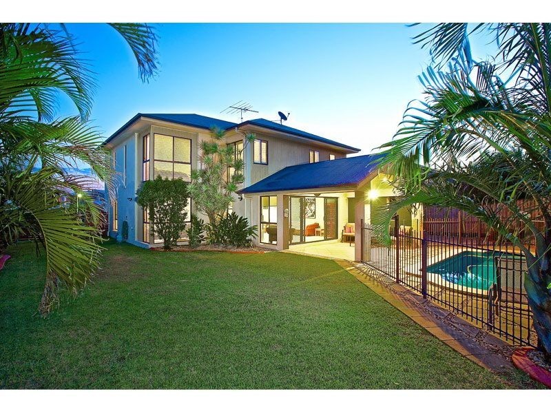 11 Baylink Drive, Redland Bay QLD 4165