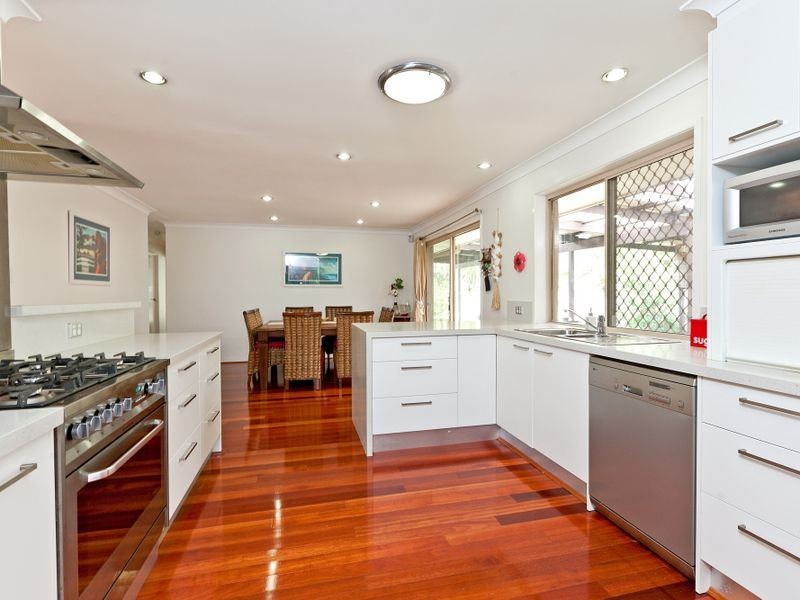 5 Honeysuckle Court, Victoria Point QLD 4165