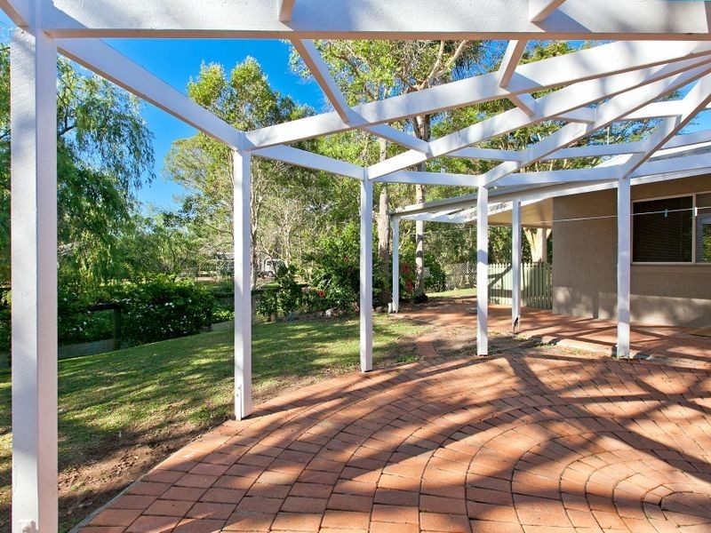 11 Jay Crescent, Redland Bay QLD 4165