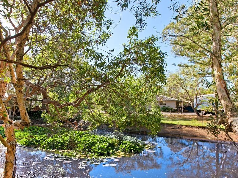 11 Jay Crescent, Redland Bay QLD 4165