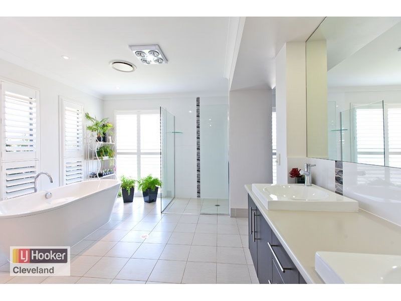 2 Seaspray Street, Thornlands QLD 4164