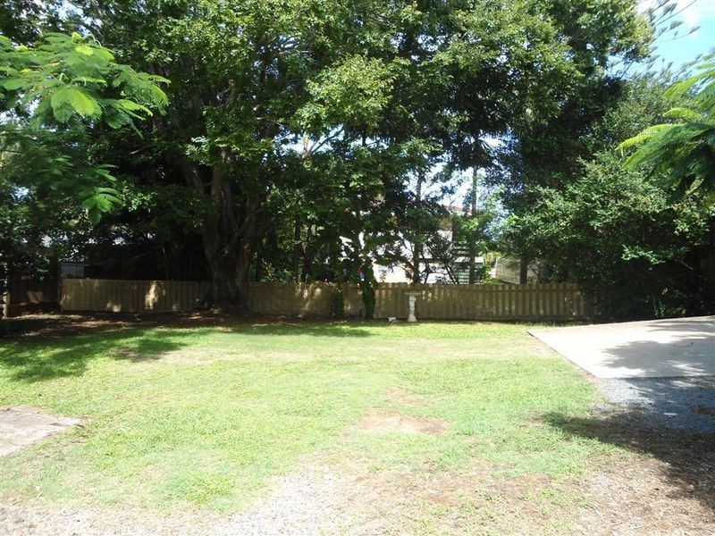 1/2 Moore Street, Victoria Point QLD 4165