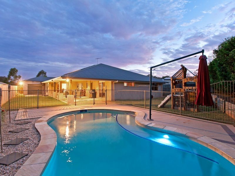 29 Denham Blvd, Redland Bay QLD 4165