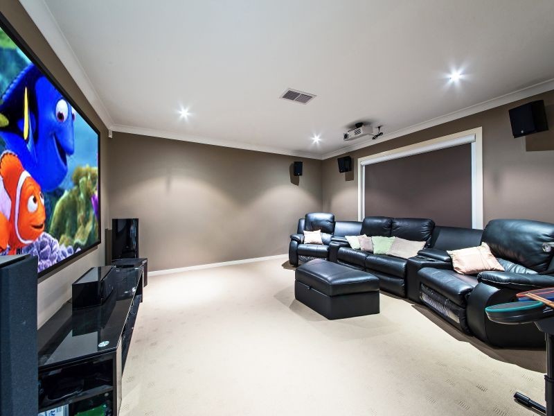 38 Huntly Place, Redland Bay QLD 4165