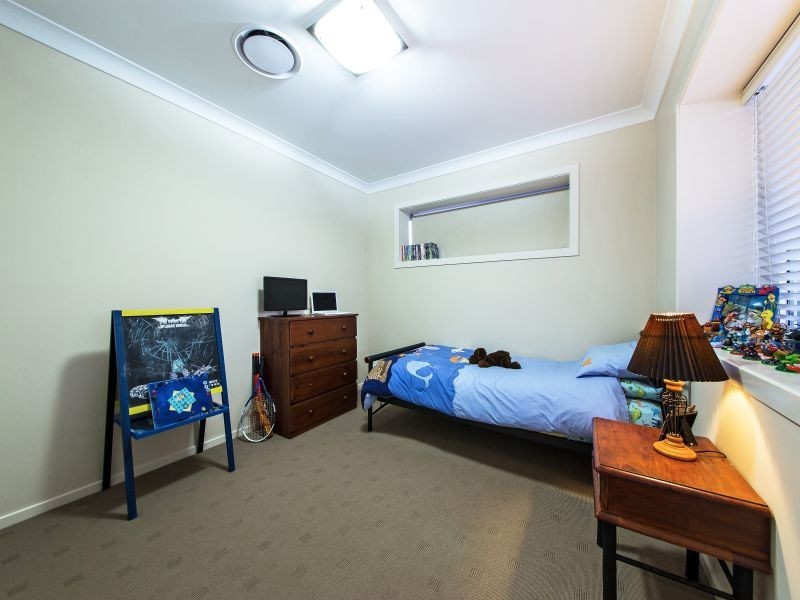 38 Huntly Place, Redland Bay QLD 4165