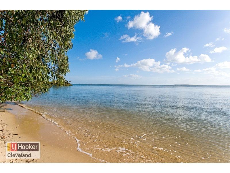 21 Deanbilla Street, Coochiemudlo Island QLD 4184