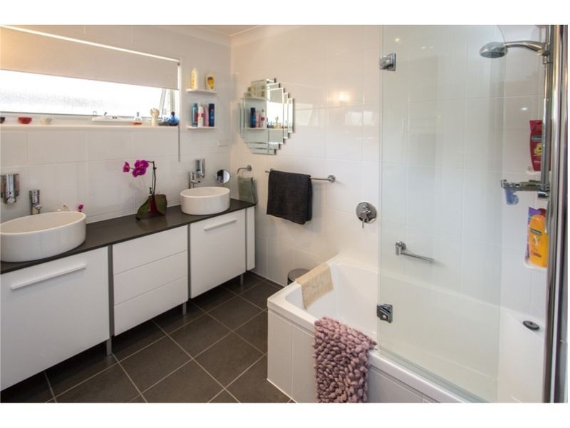 28 Peel Street, Redland Bay QLD 4165