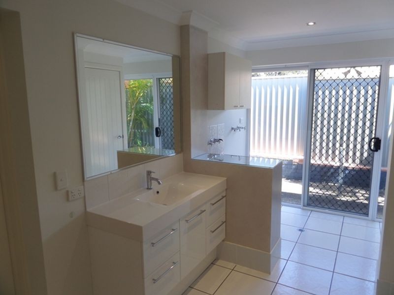 48 Beach Street, Cleveland QLD 4163