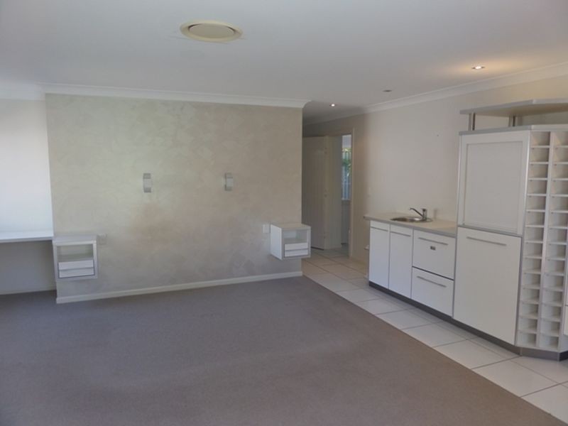 48 Beach Street, Cleveland QLD 4163