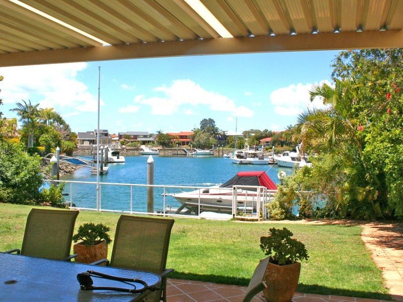 11 Anchorage Drive, Raby Bay QLD 4163