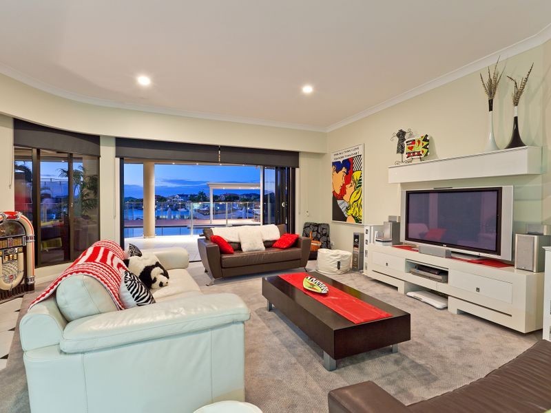 8 Sommersea Drive, Raby Bay QLD 4163