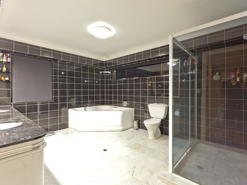 8 Sommersea Drive, Raby Bay QLD 4163