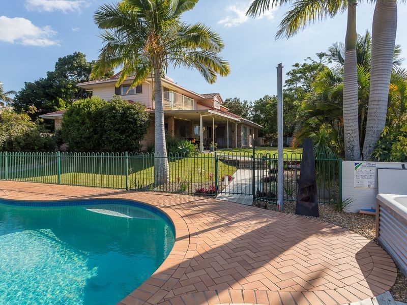 13 Falcon Avenue, Thornlands QLD 4164