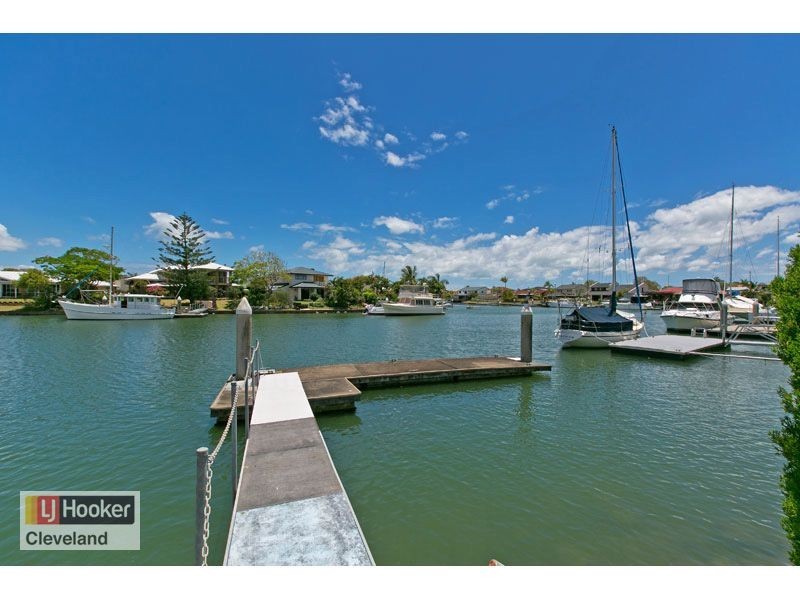 24 Bowsprit Parade, Raby Bay QLD 4163