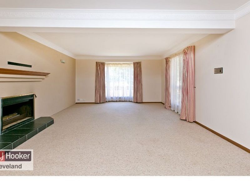 24 Bowsprit Parade, Raby Bay QLD 4163