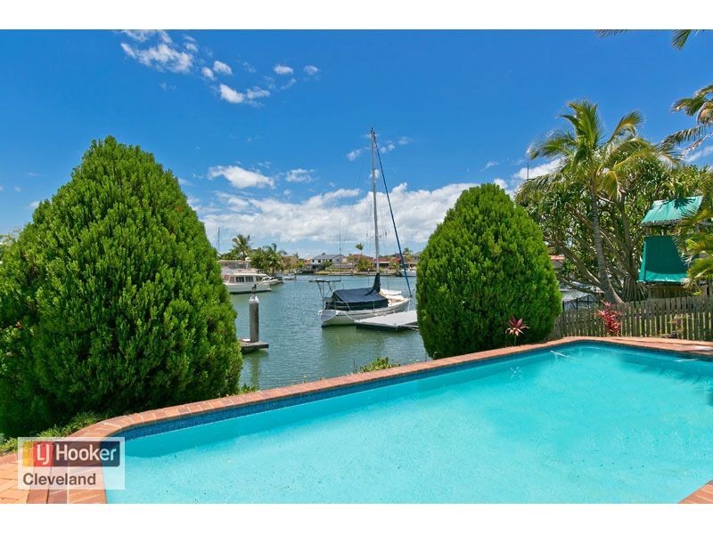24 Bowsprit Parade, Raby Bay QLD 4163