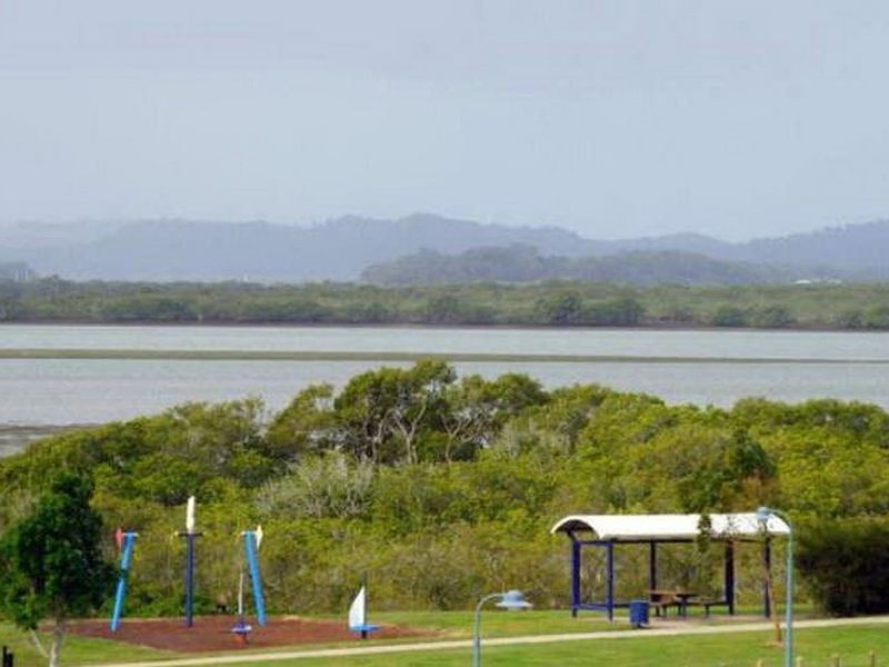 21 Penzance Drive, Redland Bay QLD 4165