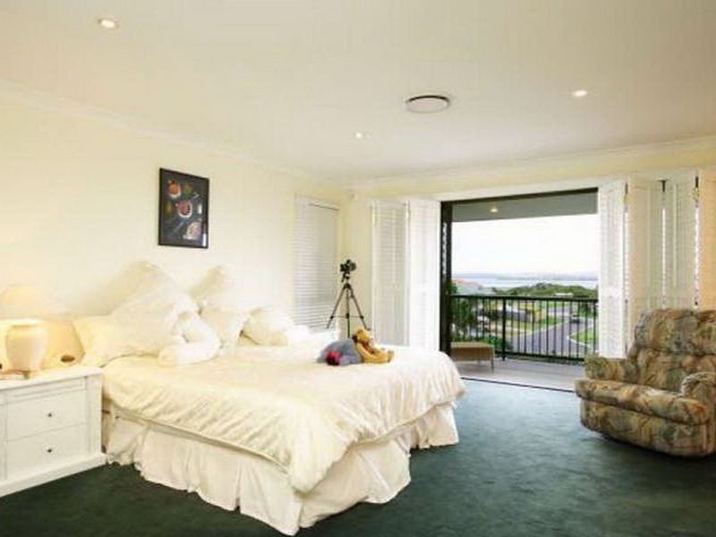 21 Penzance Drive, Redland Bay QLD 4165