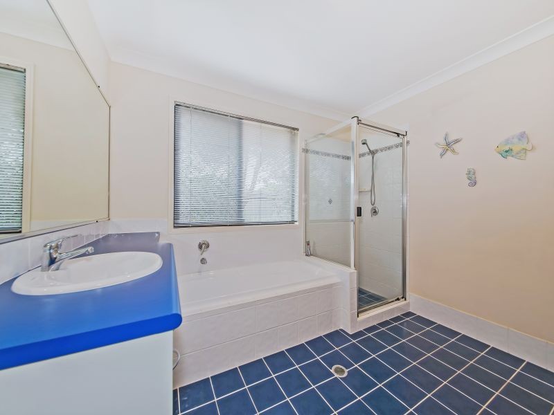 5 Horizon Place, Redland Bay QLD 4165