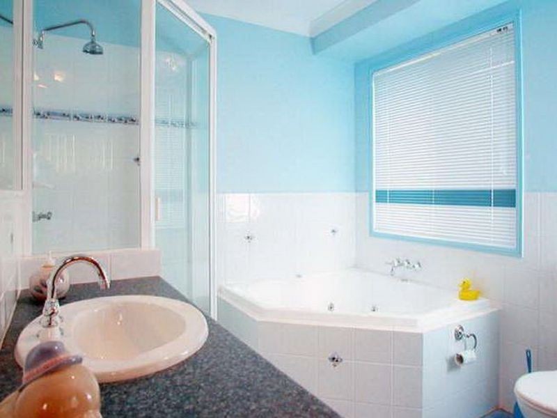 6 Newcomb Court, Redland Bay QLD 4165