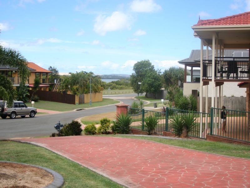 6 Newcomb Court, Redland Bay QLD 4165