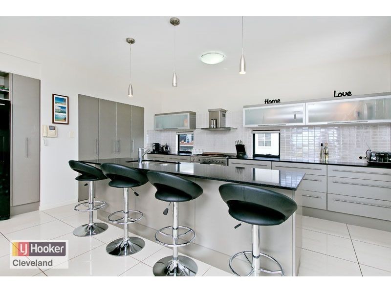 27 Huntly Place, Redland Bay QLD 4165