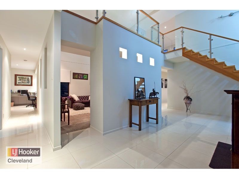 27 Huntly Place, Redland Bay QLD 4165