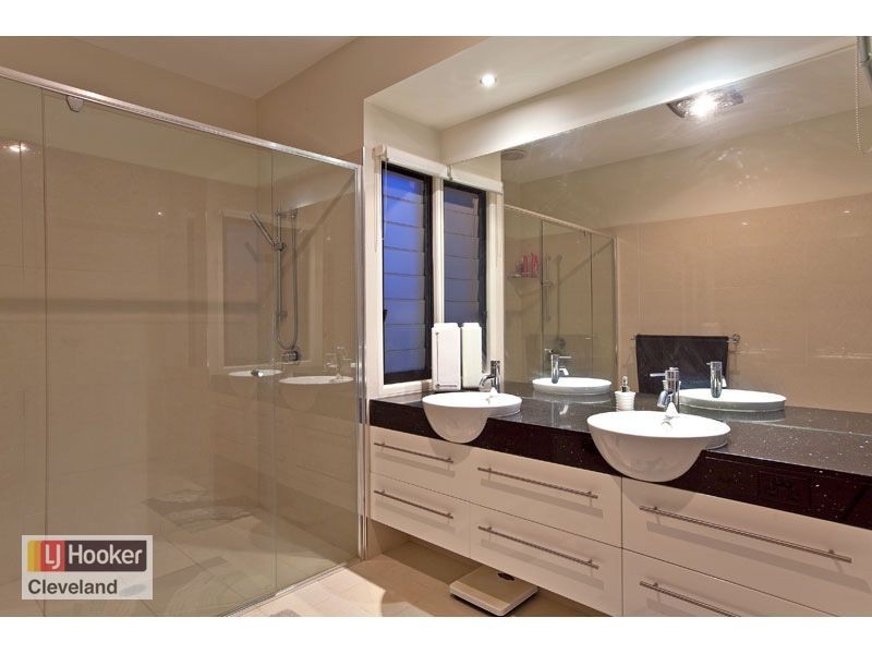 27 Huntly Place, Redland Bay QLD 4165