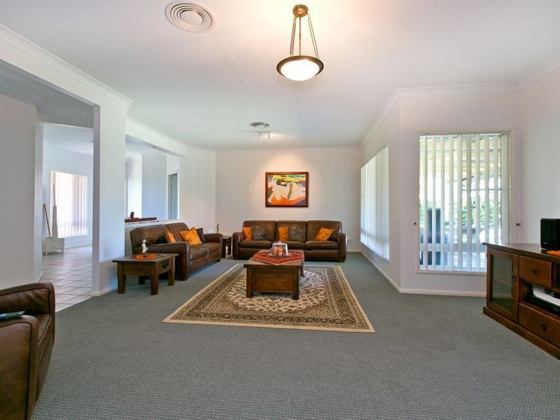 8 Marram Court, Raby Bay QLD 4163