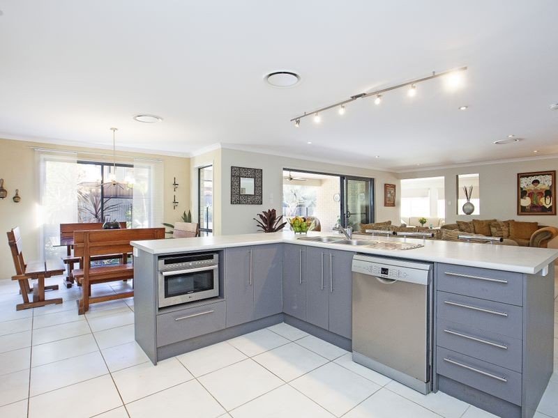 98 South Street, Thornlands QLD 4164