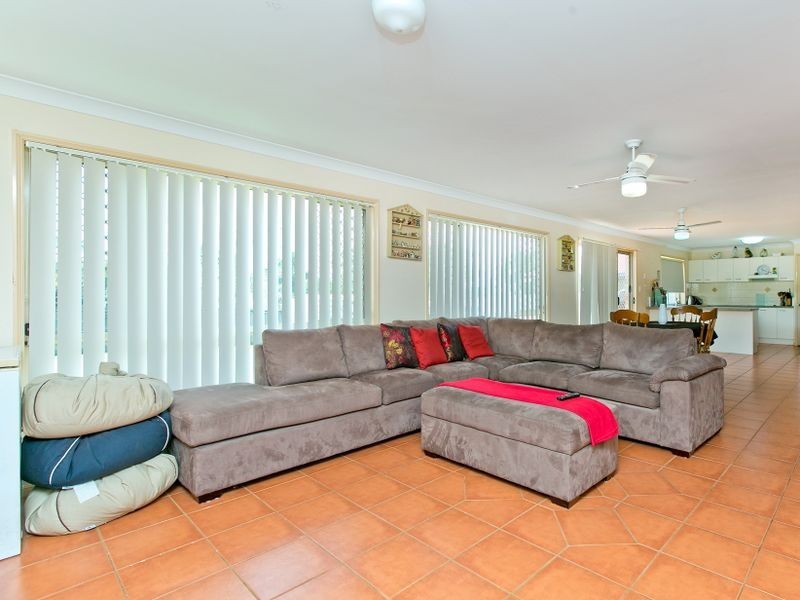 7 Lindeman Place, Redland Bay QLD 4165