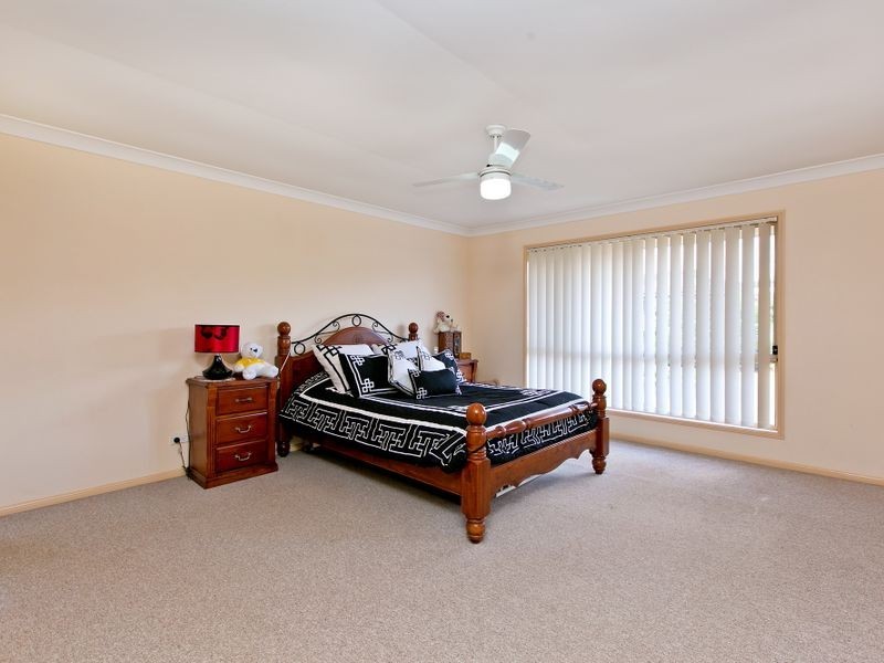 7 Lindeman Place, Redland Bay QLD 4165