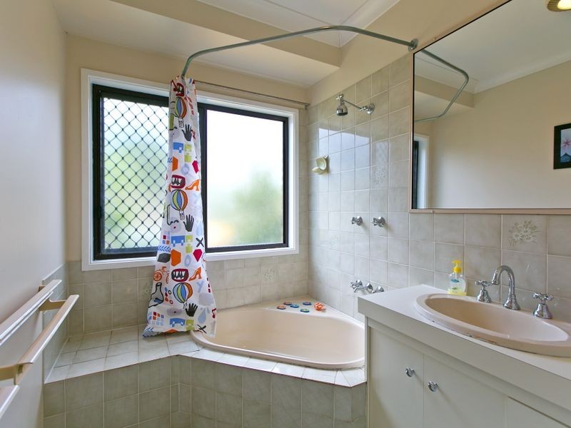 11 Seven Oaks Street, Alexandra Hills QLD 4161