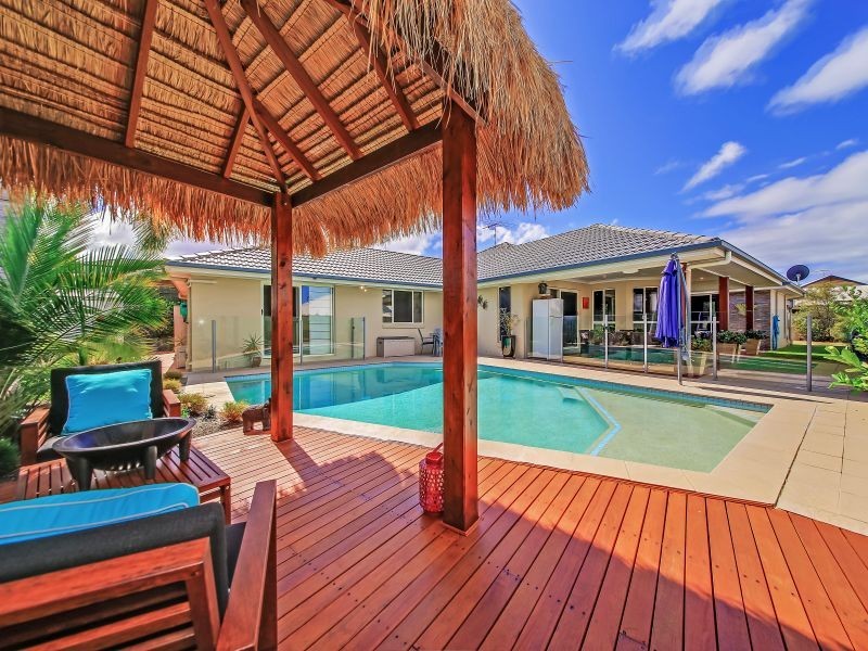 39 Attenborough Cct, Redland Bay QLD 4165