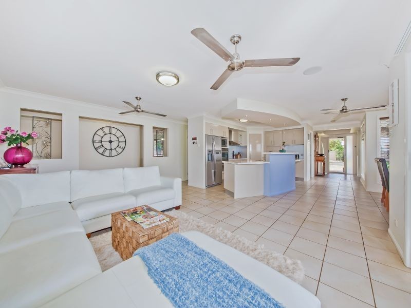 39 Attenborough Cct, Redland Bay QLD 4165