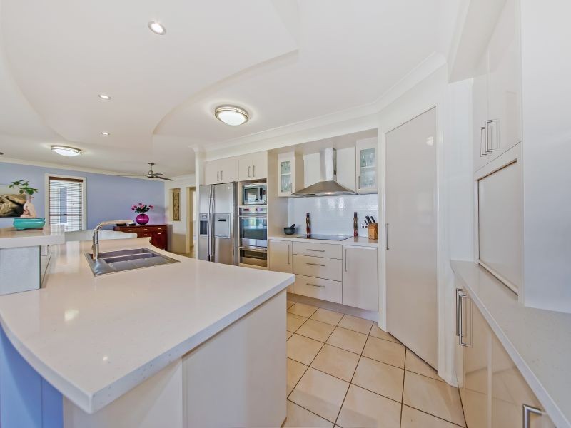 39 Attenborough Cct, Redland Bay QLD 4165