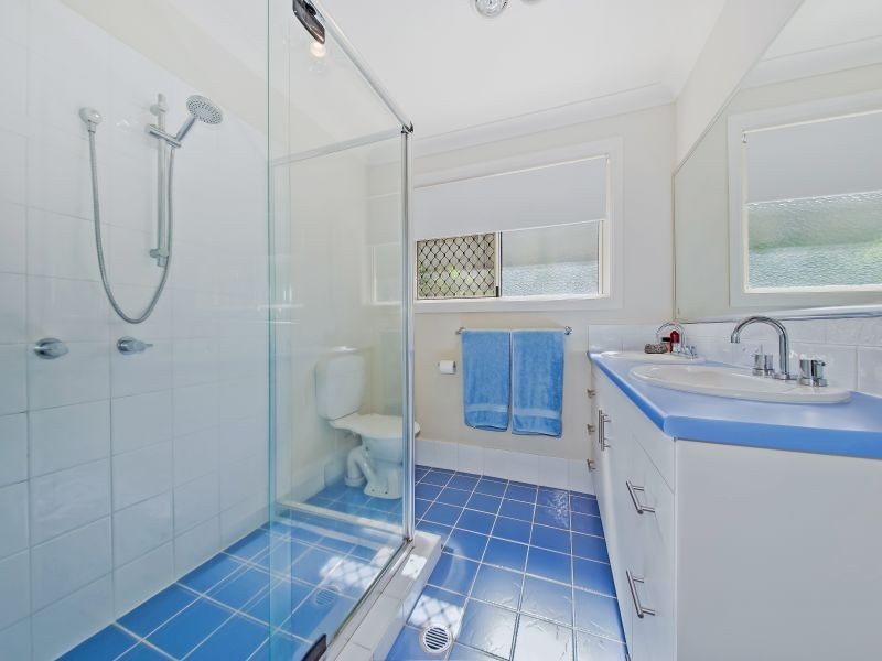 39 Attenborough Cct, Redland Bay QLD 4165