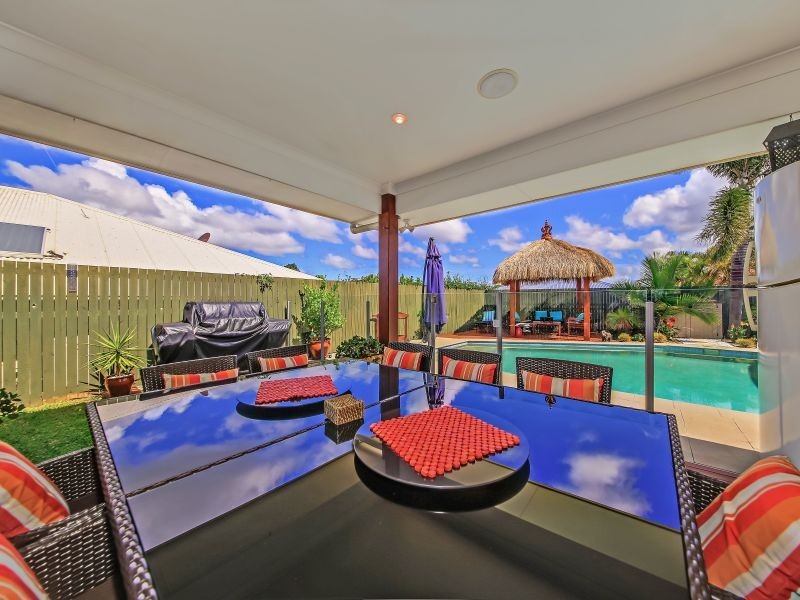 39 Attenborough Cct, Redland Bay QLD 4165
