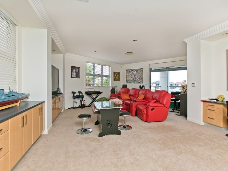 47 Raby Bay Boulevard, Raby Bay QLD 4163