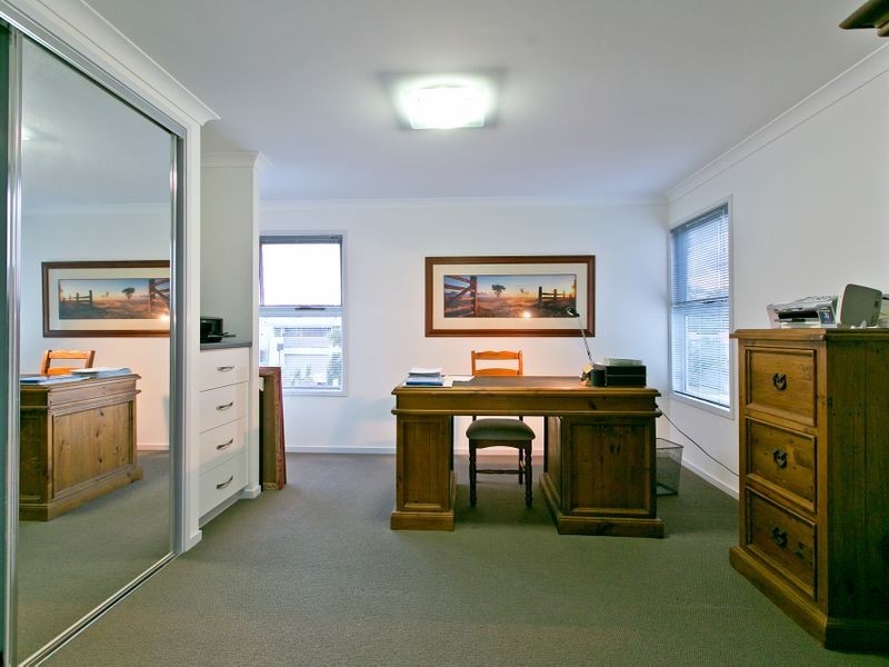 15 Yorston Place, Ormiston QLD 4160