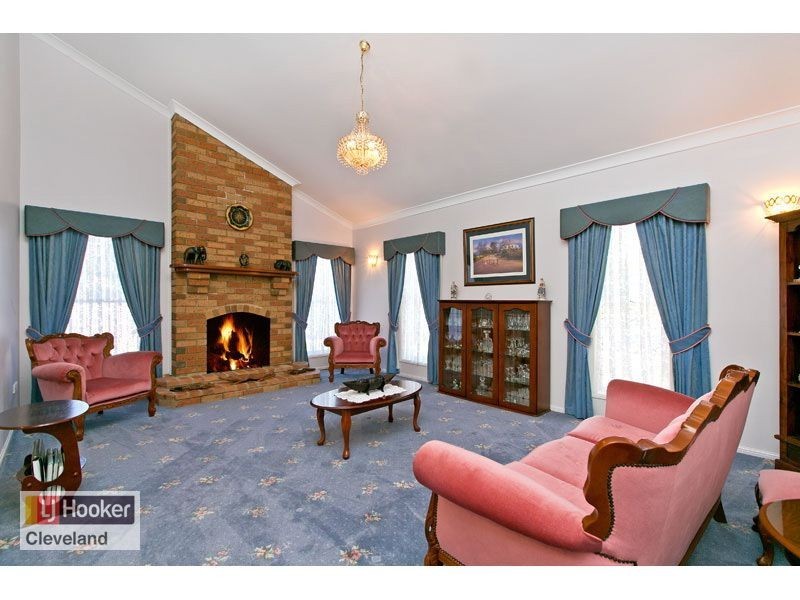 2 Clearwater Street, Ormiston QLD 4160