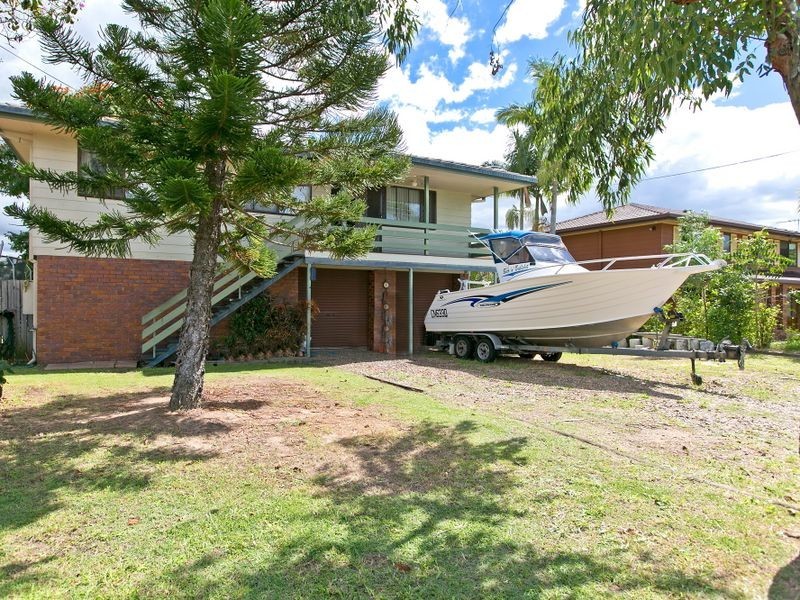 8 Downing Street, Birkdale QLD 4159
