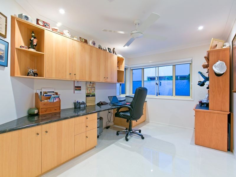 4 Caravel Court, Raby Bay QLD 4163