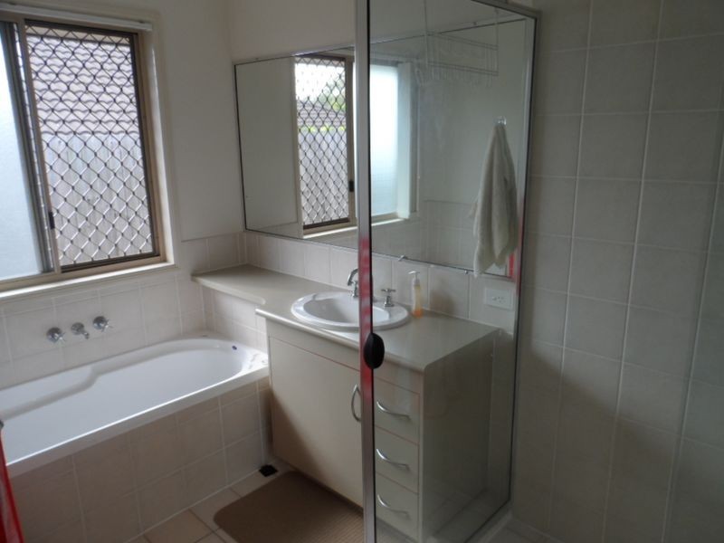 35 Burbank Road, Birkdale QLD 4159