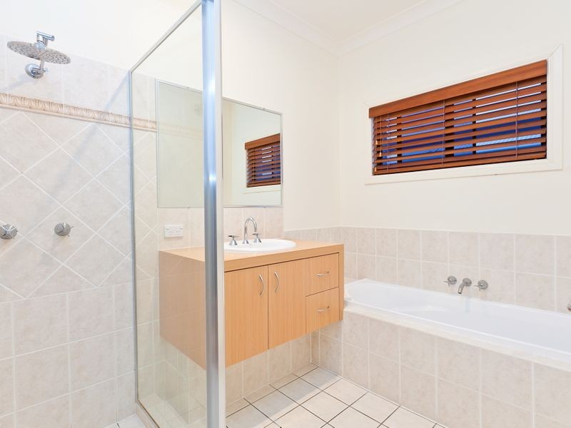 8 Paxton Street, Raby Bay QLD 4163