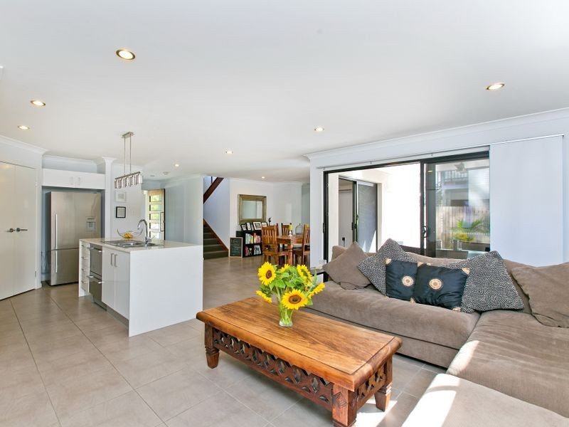 90 Alastair Street, Lota QLD 4179