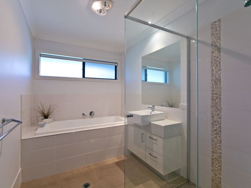 90 Alastair Street, Lota QLD 4179