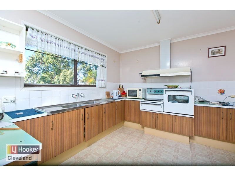 121 Shore Street North, Cleveland QLD 4163