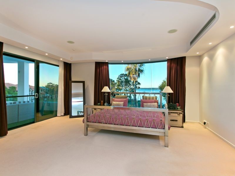 28 The Boulevard, Redland Bay QLD 4165